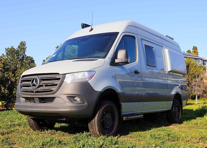 2022 Vansatile Sprinter 144 4x4 - Aurora Wanderer