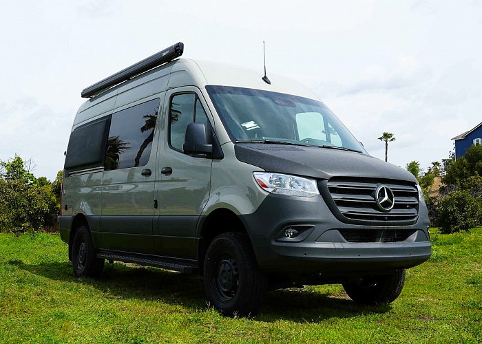 2022 Vansatile Sprinter 144 4x4 - Nomadic Muse